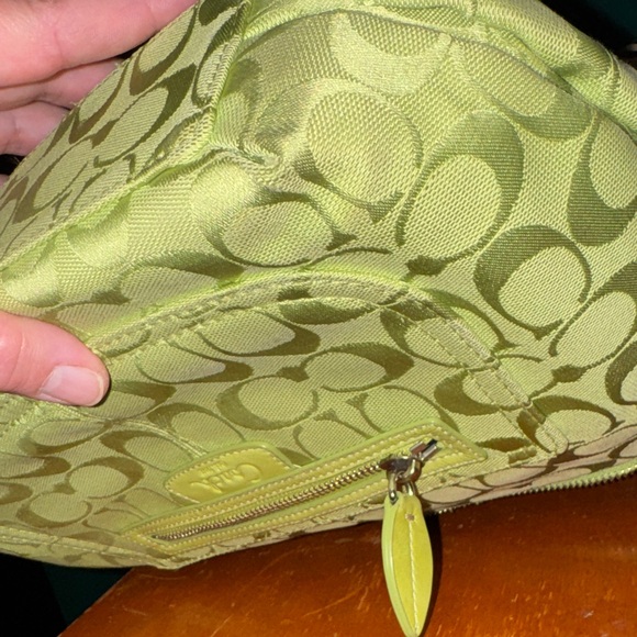 🍋‍🟩💚☀️🕶️Coach Lime Green Signature Shoulder Bag - Picture 8 of 13
